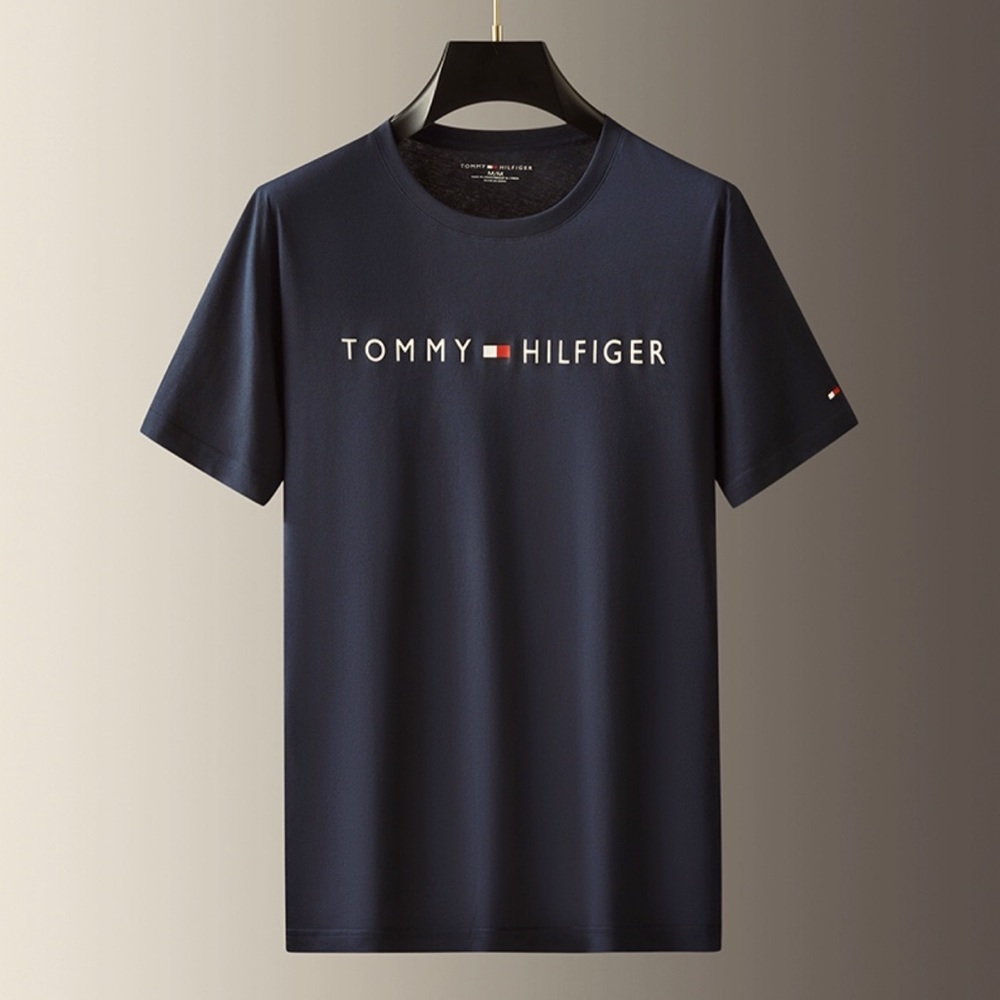 Woman’s Tommy Hilfiger Streetwear T-Shirt